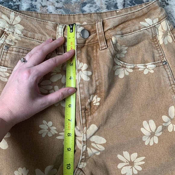 Amazon nwot Floral barrel pants - Picture 6 of 10